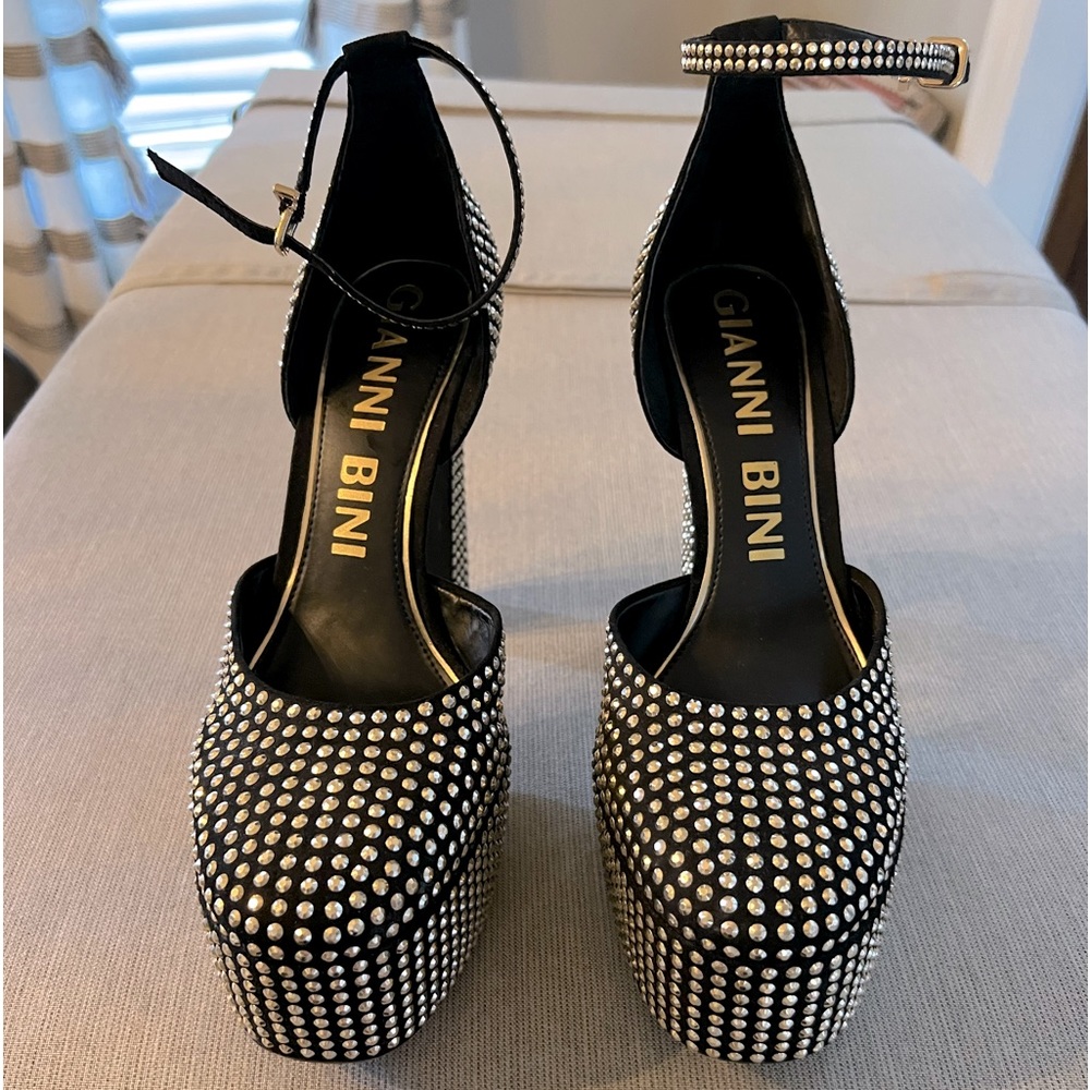 Gianni Bini silver studded platform sandals